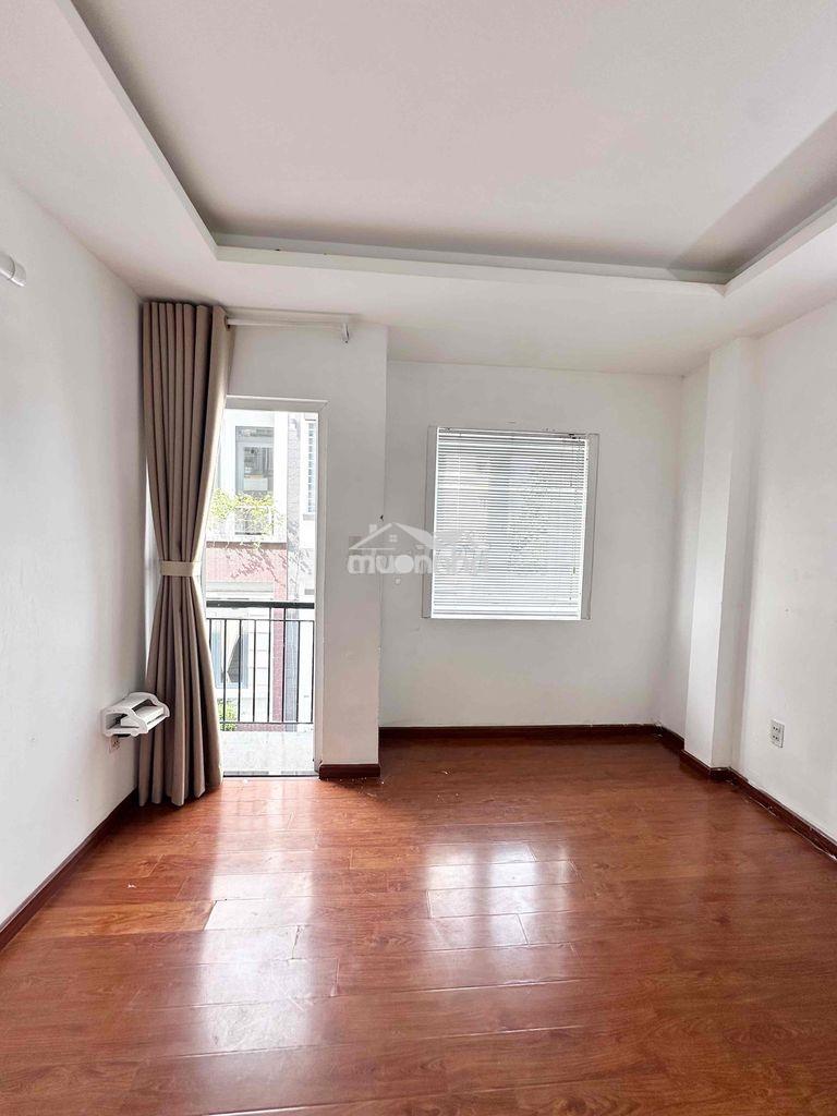 Phòng bangcong siêu đẹp 18m2 máy lạnh giá chỉ 3.8tr/tháng