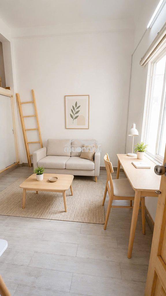 Chính chủ cho thuê phòng có gác, 30m2 tách bếp, trung tâm quận 3