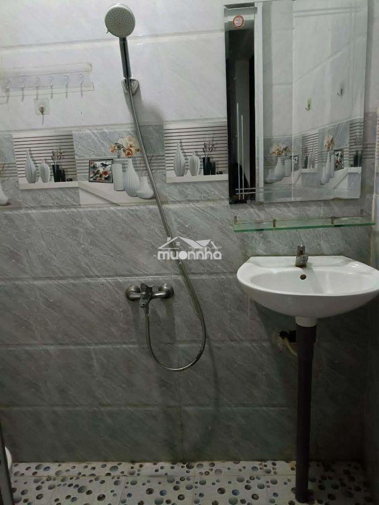 Cho thuê nhà 2 tầng, quận 12. 3pn 3wc - 2