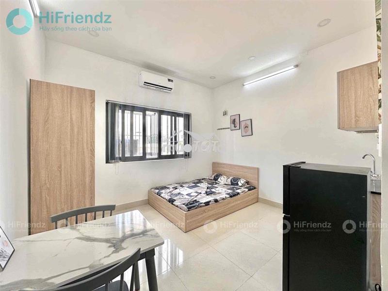 Studio cửa sổ lớn máy giặt riêng