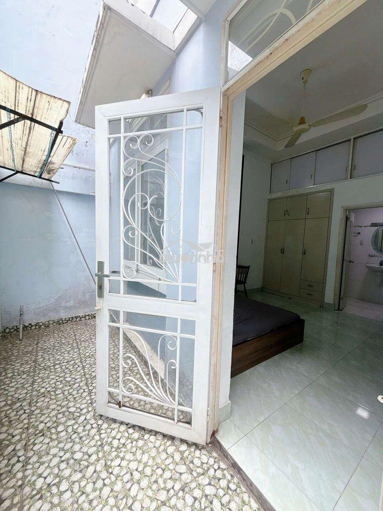 Studio sân riêng ,sát cầu lê văn sỹ, tầng trệt , free 2 xe, siêu rộng - 2