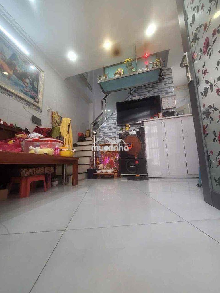 Nhà nguyên căn xóm chiếu