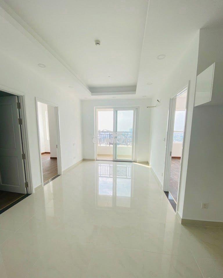 Saigon mia 3pn 2wc nội thất cơ bản rèm máy lạnh hướng mát tầng cao