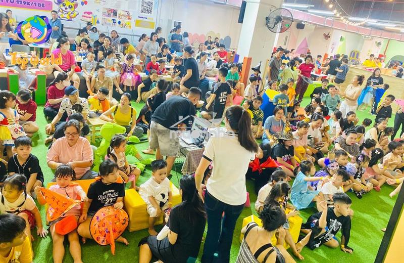 Cho thuê mặt bằng 300m² trong khu vui chơi topworld