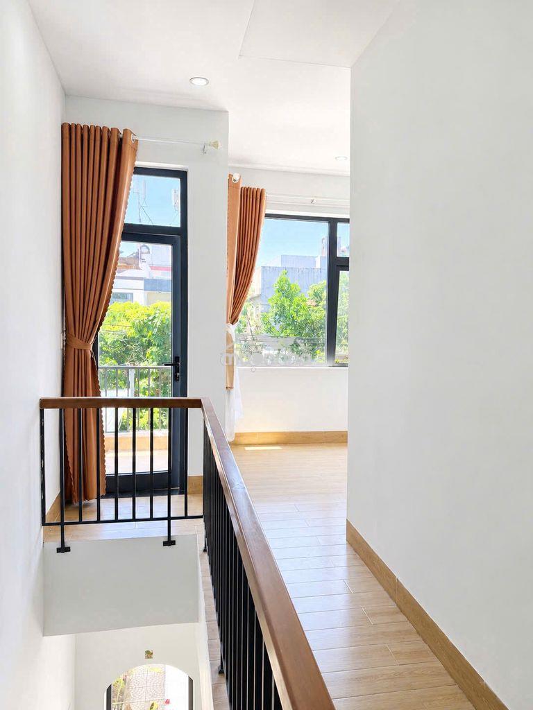 Cho thuê nhà 3 tầng mặt tiền đường lư giang