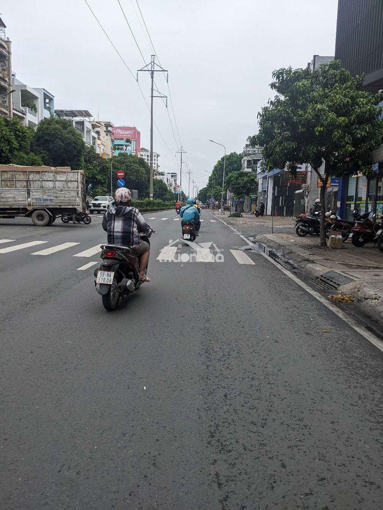 Bán nhà 2 tầng - gần kdl đầm sen - q11 - 31m2 - cách hẻm ôtô 10m