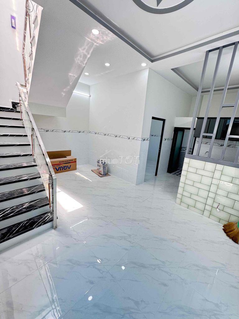 Nhà đẹp 52m2 đường bình đông p14 q8 3pn