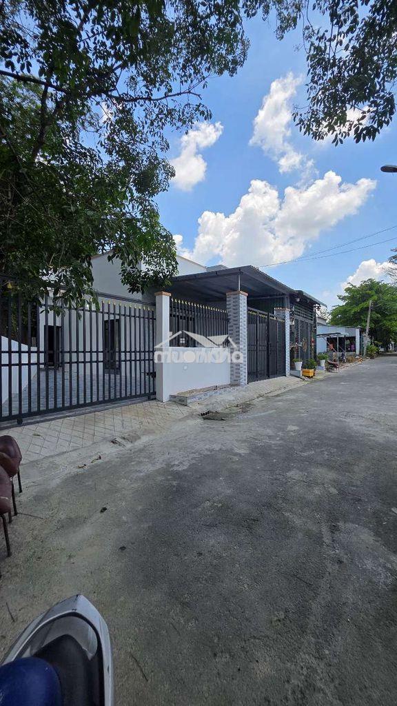 Nhà cấp 4  ngang 11m gần kdl đại nam