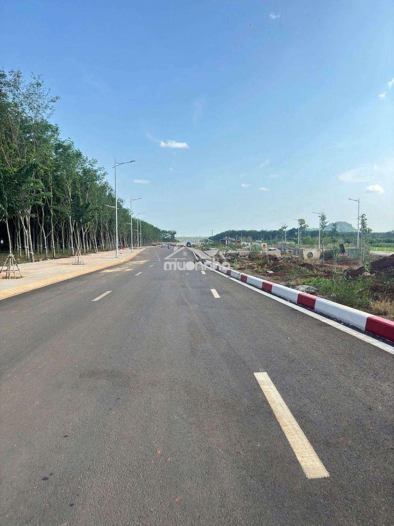 Đất gần tượng đài long khánh