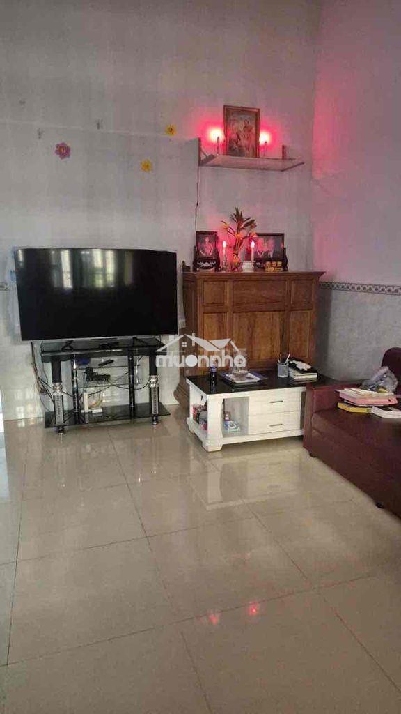 Cho thuê nhà nguyên căn hẻm 200 ngay đối diện đường 22