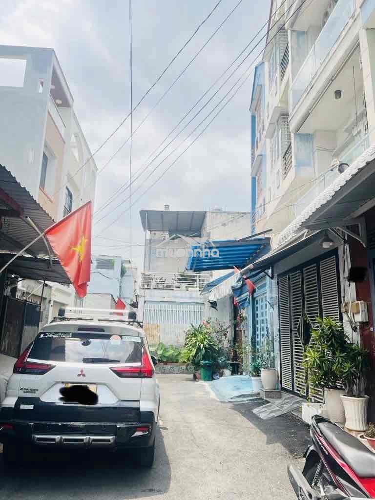 Nhà đẹp 3 tầng-dt 4.5mx15m-ngay emart phan huy ích-ô tô ngủ trong nhà- - 2