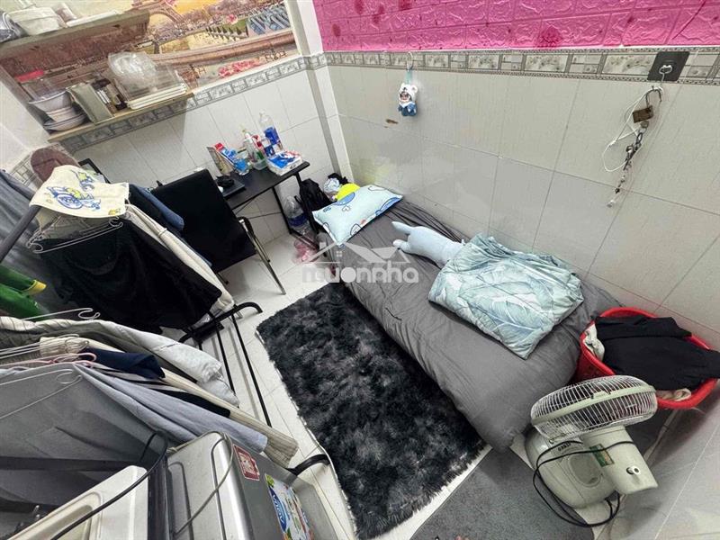 Pass lại phòng 1,7tr, 1 người ở, hợp người đi làm cả ngày