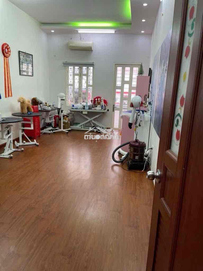Nhà trệt 2 lầu, hxh 3 tháng 2 cách mt 2 căn, gần cao thắng