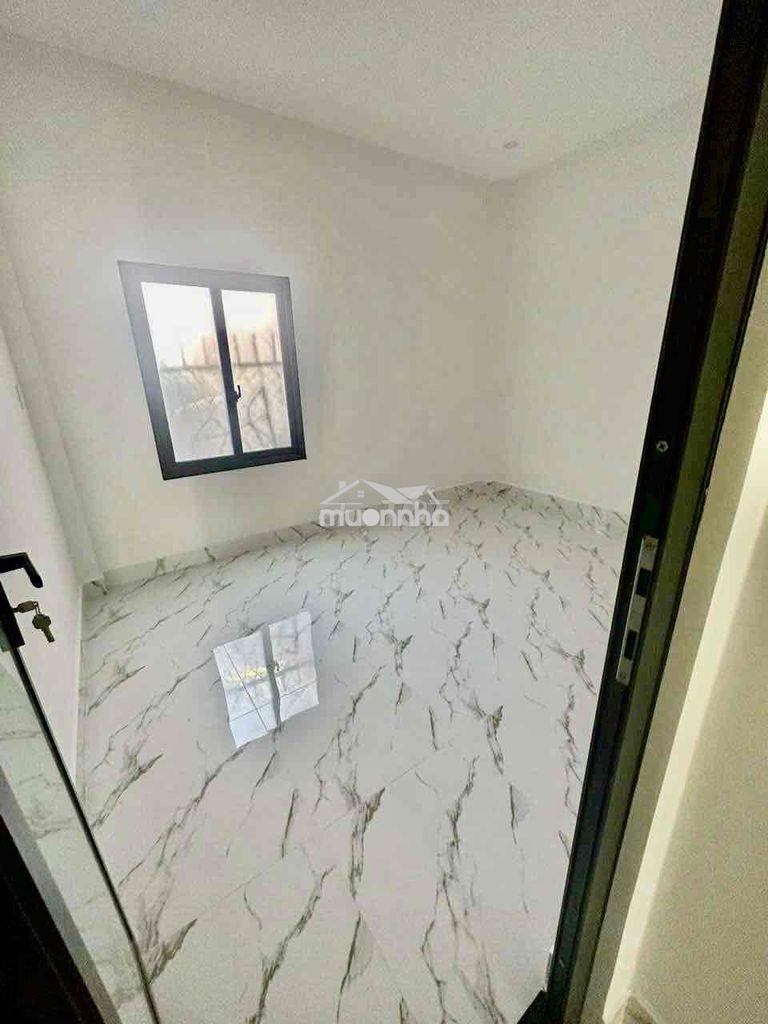 Cho thuê nhà mới đường phạm hùng - dt: 4m ×16m, 1 lầu 4 phòng - hẻm - 4