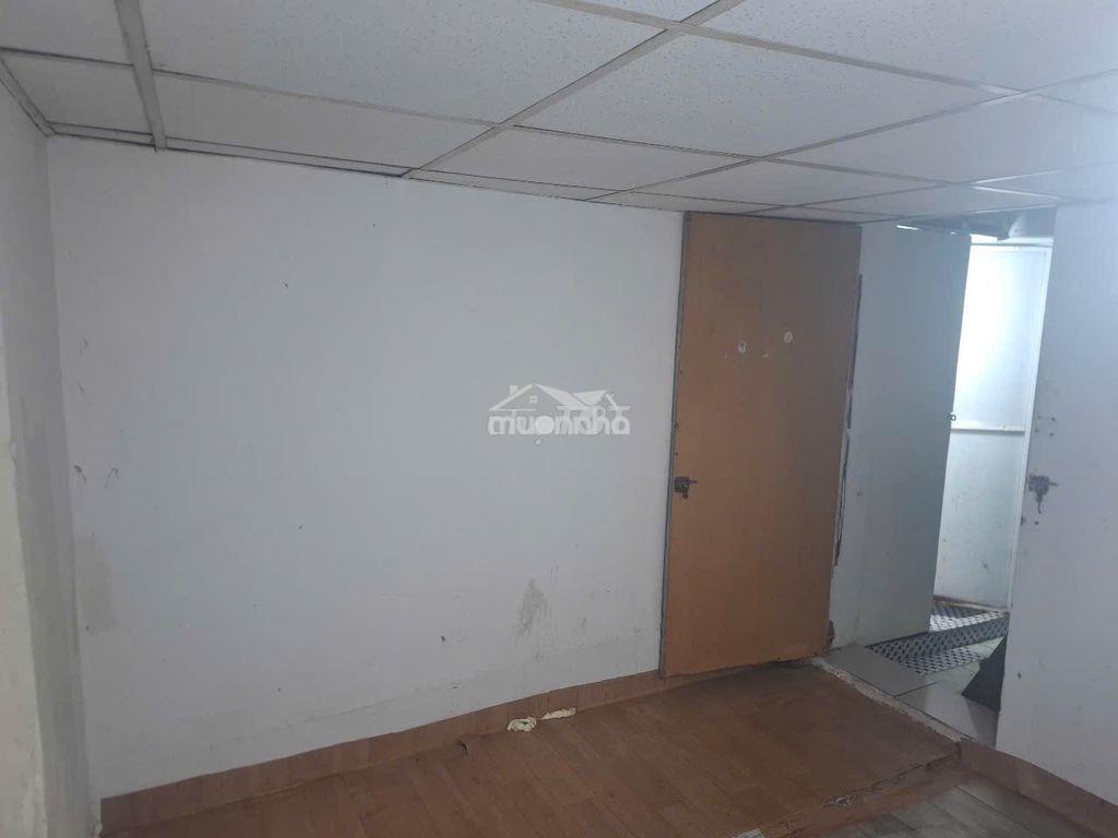 P trệt, lâu 1 , wc  riêng gần chợ pham v hai,bờ kế trường sa - 4