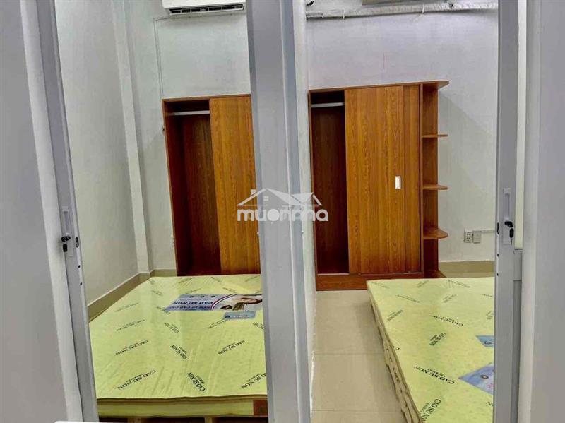 Căn 2pn 1wc nội thất đầy đủ quận 3 gần vòng xoay dân chủ