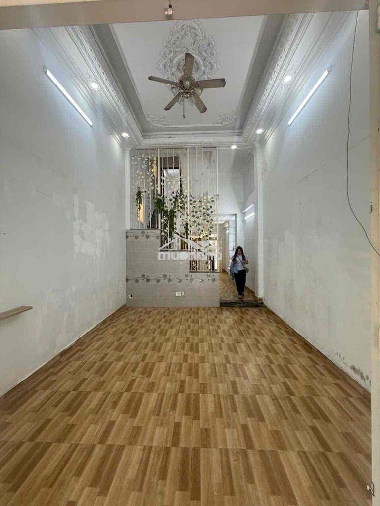 Cho thuê nhà 1trệt , 3 lầu , đường phước bình , gần cầu nam lý - q9 - 2