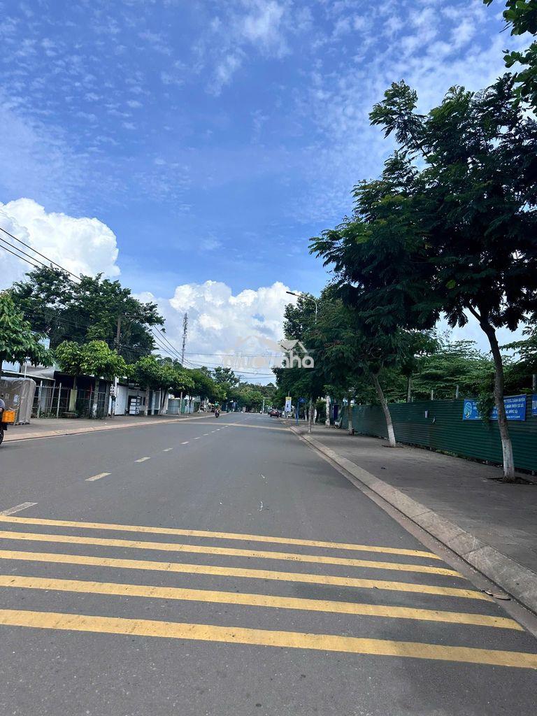 Ngã ba vòng xoay đường hồ thị hương. giá rẻ sổ riêng thổ cư. mt nhiều