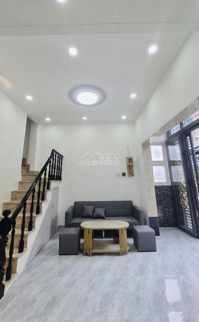 Nhà 3 tầng, ngang 5.2m sát bờ kè nguyễn duy p9-q8
