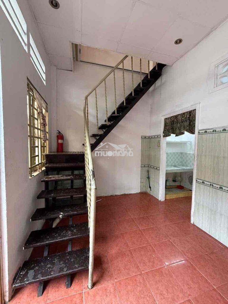 Nhà 1 trệt 1 gác suốt sử dụng 50m2 gần chợ hiệp phú- lê văn việt q.9