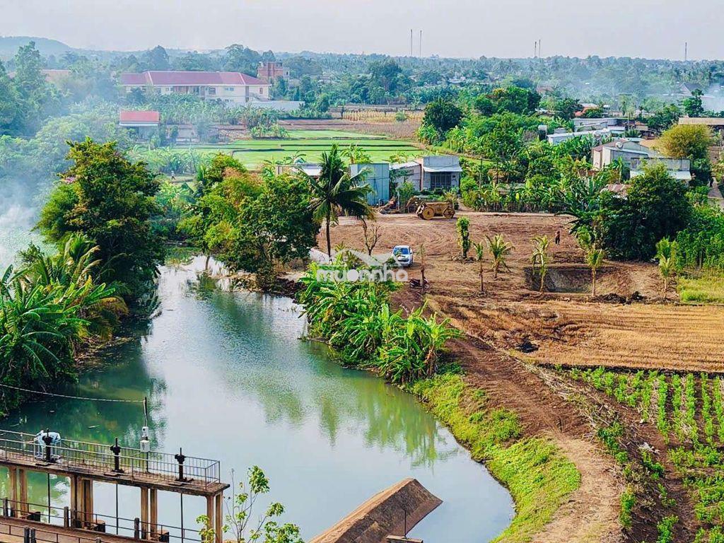 Bán 1700m2 view suoi thề tại sông ray đồng nai,có 400tc,đường 4m,2.5ti - 3