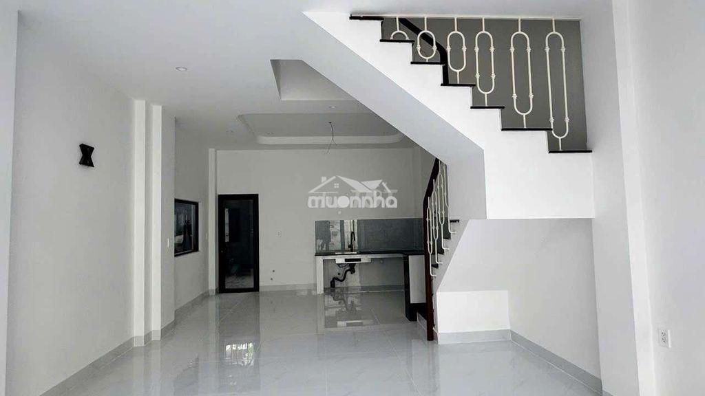 Nhà mới xây cực đẹp, 1t3l 4pn 5wc, gần metro. - 2