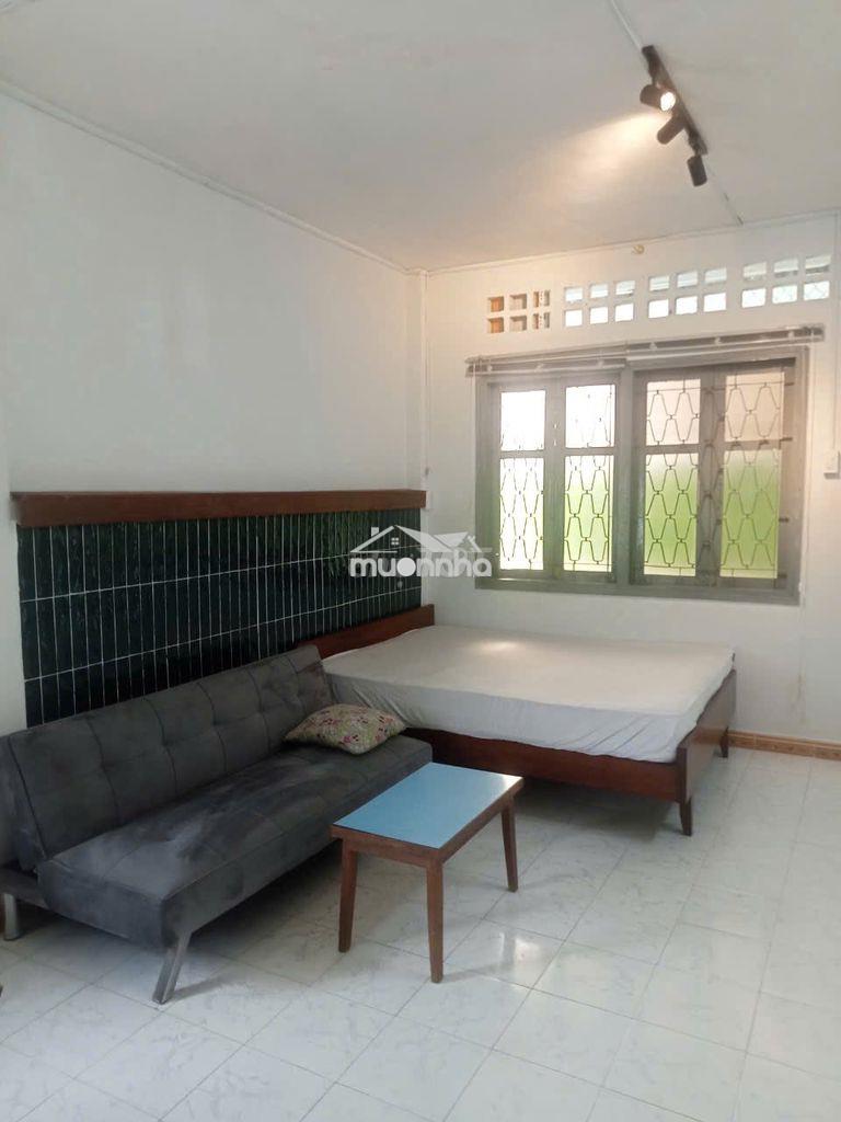 Nhà mới sửa ở trung tâm quận 1, giá bình dân – 4.500.000 đ