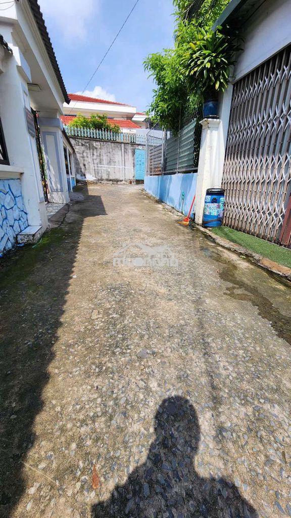 Nhà cấp 4 có sân rộng đường số 4 - 3