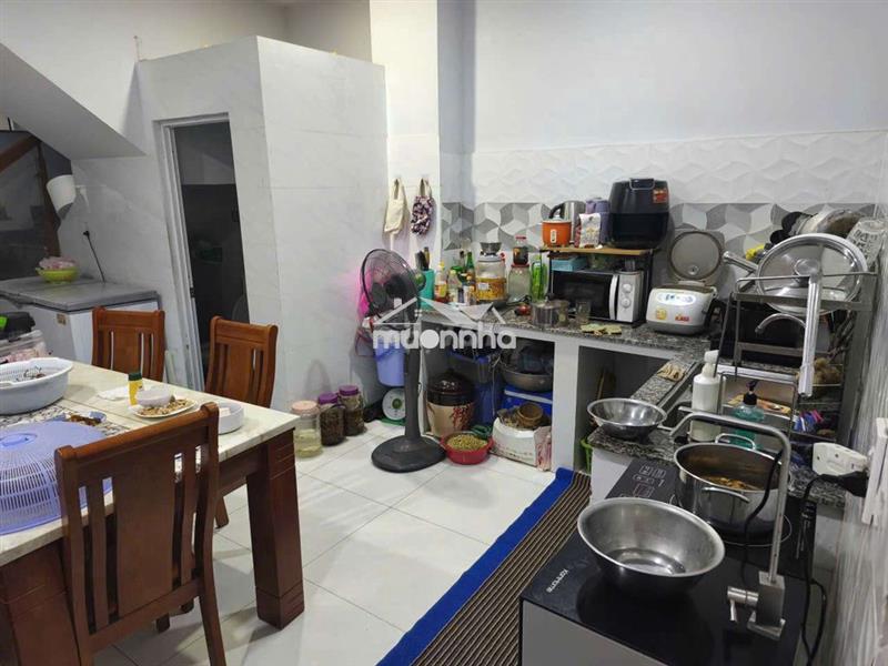 Bán nhà 1trệt 2lầu xã tân kiên