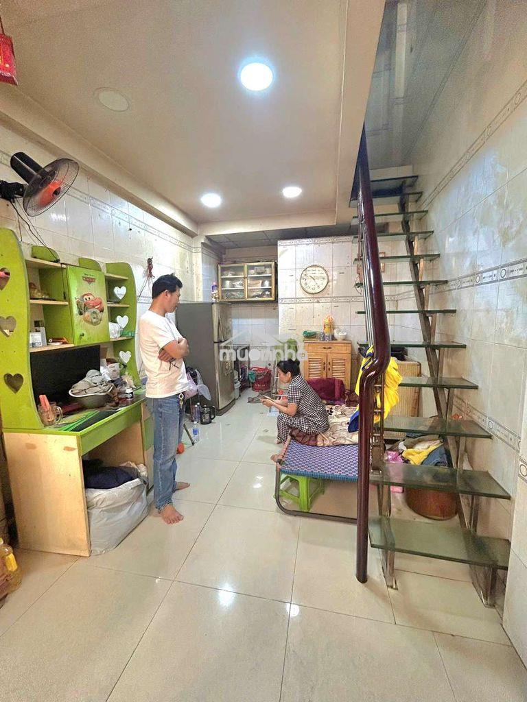 Nhà 18 m2 x 3 tầng, hẻm 3 gác gần mặt tiền chỉ 2.95 tỷ - 2