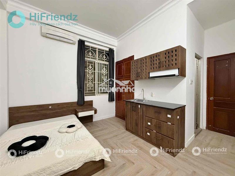 Studio cửa sổ trời ngay công viên hoàng văn thụ - trà khúc
