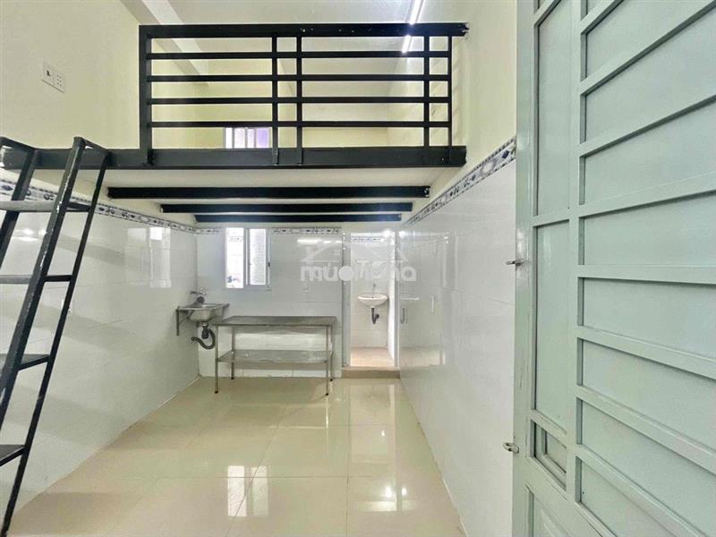 Phòng trọ giá rẻ - gác cao 2m có thang máy ngay trường chinh, văn hien