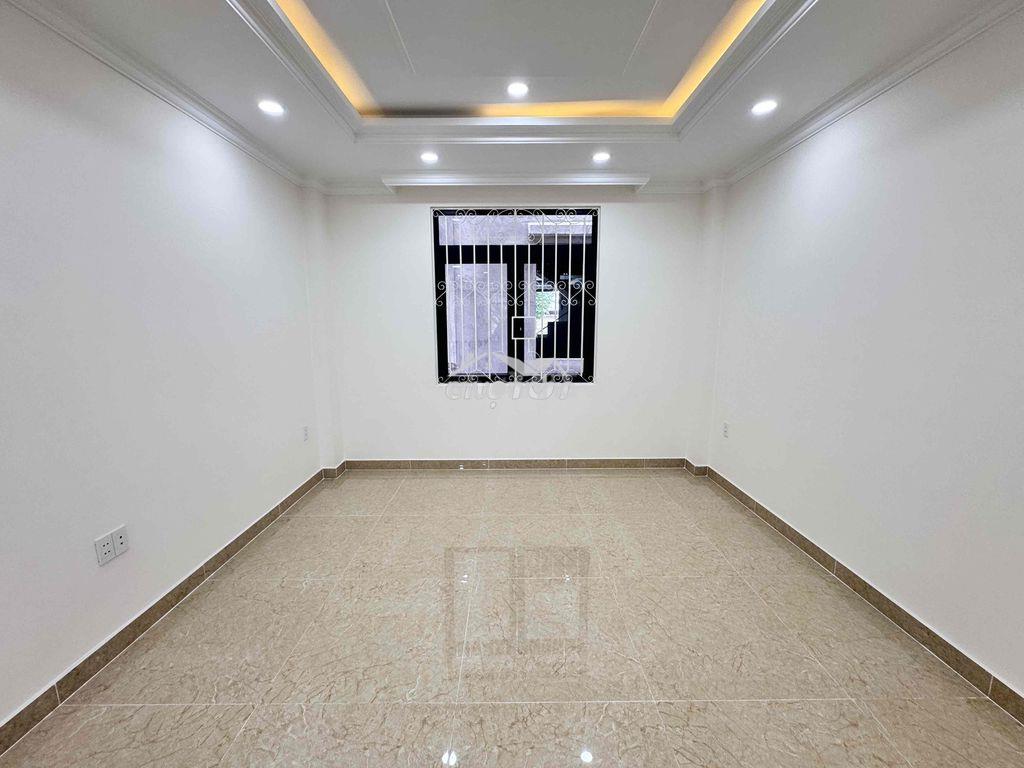Cho thuê nhà mới quốc lộ 13- 4 tầng hẻm ô tô thông, có 2 máy lạnh - 4