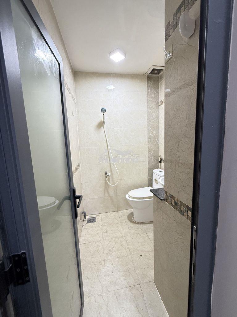 Chính chủ cho thuê phòng mới 83/nguyễn thái sơn - ban công- full đồ - 3