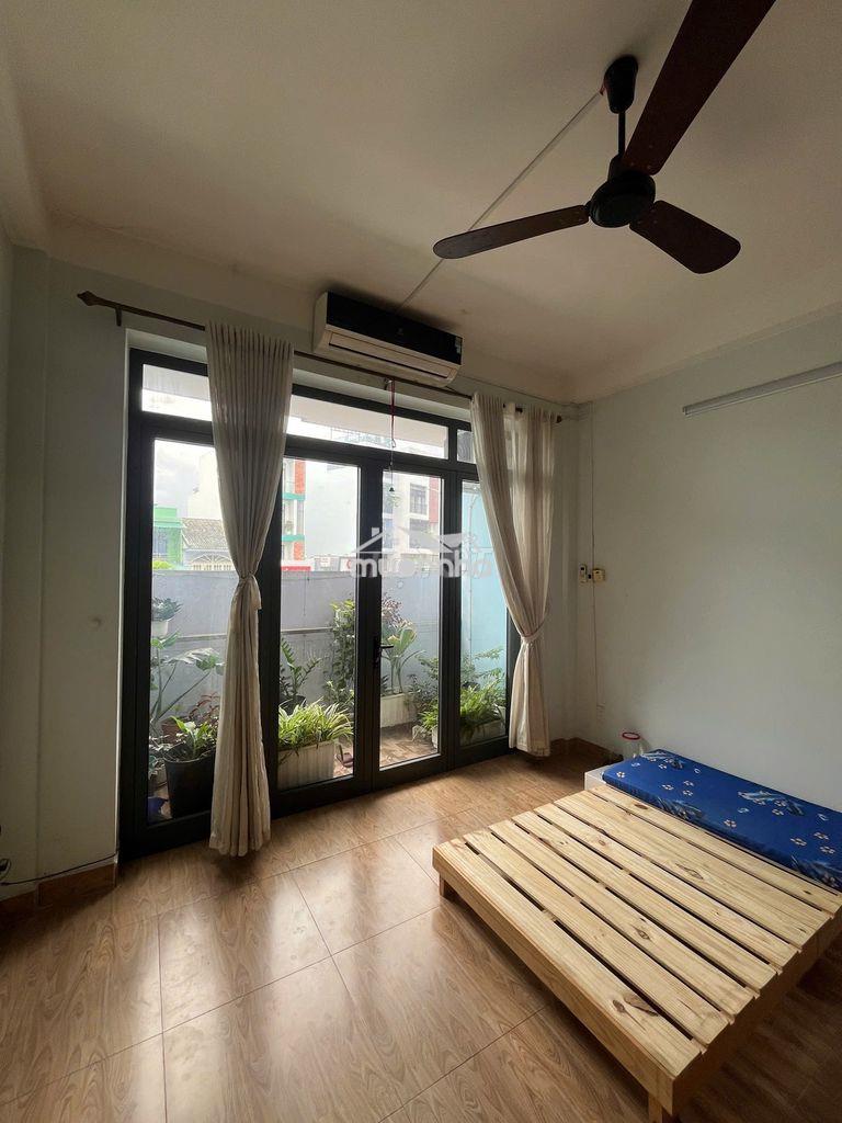Phòng trọ q8 mặt tiền tạ quang bửu, ưu tiên nữ, tự do 24/7, có ac