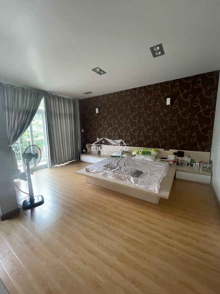 Cho thuê nhà him lam 7,5x20 đối diện công viên giá 60t/tháng