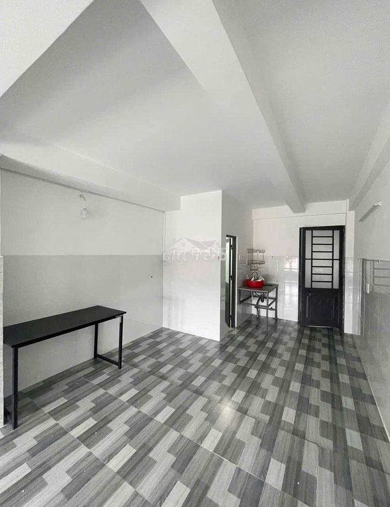 Phòng 30m2 ngay lê văn việt, trường tc marketing cũ, an ninh, dạng 1pn - 3