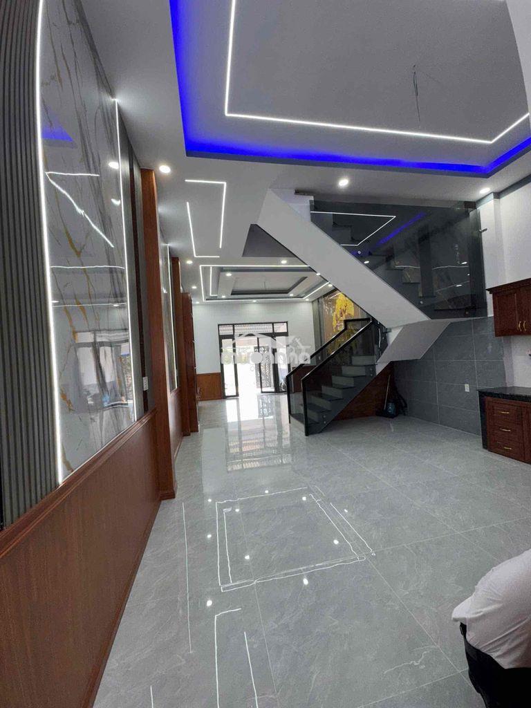 Nhà tân uyên bd cần tiền bán gấp ạ có thương lượng