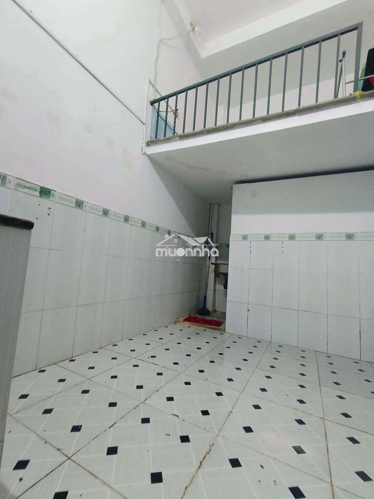Tìm bạn ở ghép gần ngã tư 550