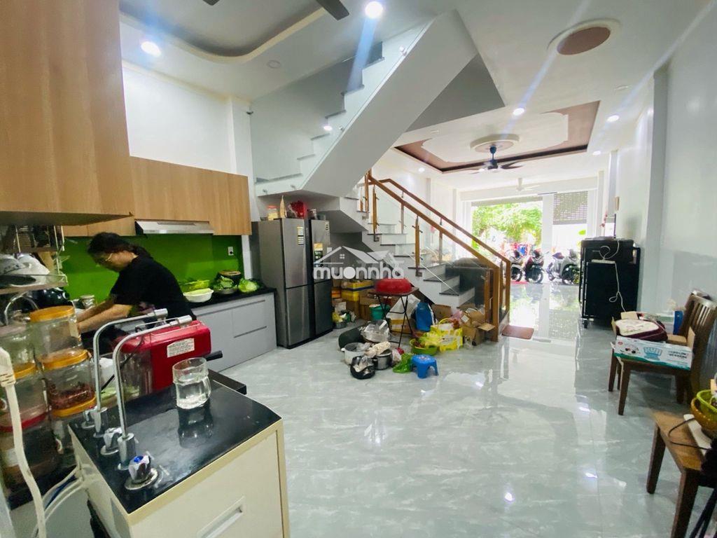 Nhà 3 tầng dt 94m2 full tc ngay lê hồng phong dĩ an giá chỉ nhỉnh 5ty - 4
