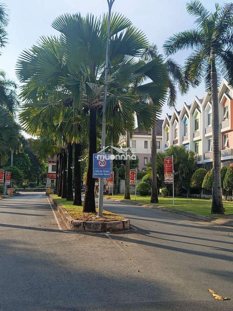 Nhà ql13 hiệp bình phước, sát jamona - xe hơi vào đậu trong nhà -