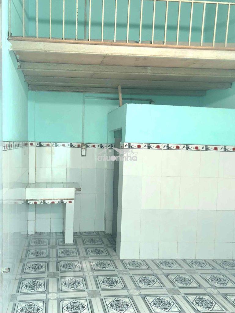 Phòng trọ có gác 12m2 đường hậu lân 2 - bà điểm