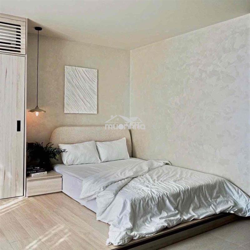 Căn hộ dịch vụ studio bancong full nội thất ngay trung tâm q4