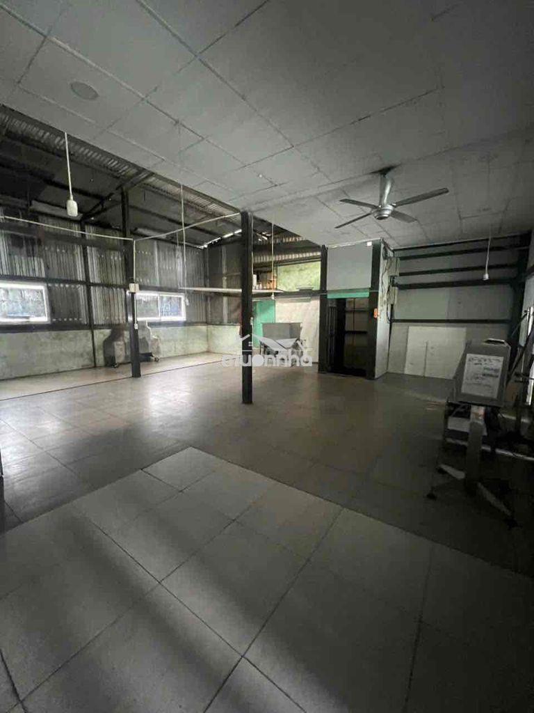 Cho thuê kho xưởng đường dht17. 200.m + lầu 200m. 18 triệu - 4