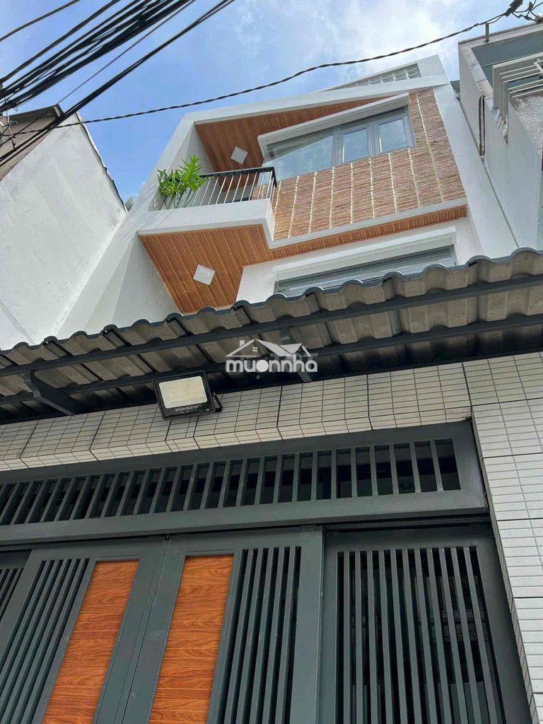 Nhà đẹp 4 lầu 42m2 đường chánh hưng