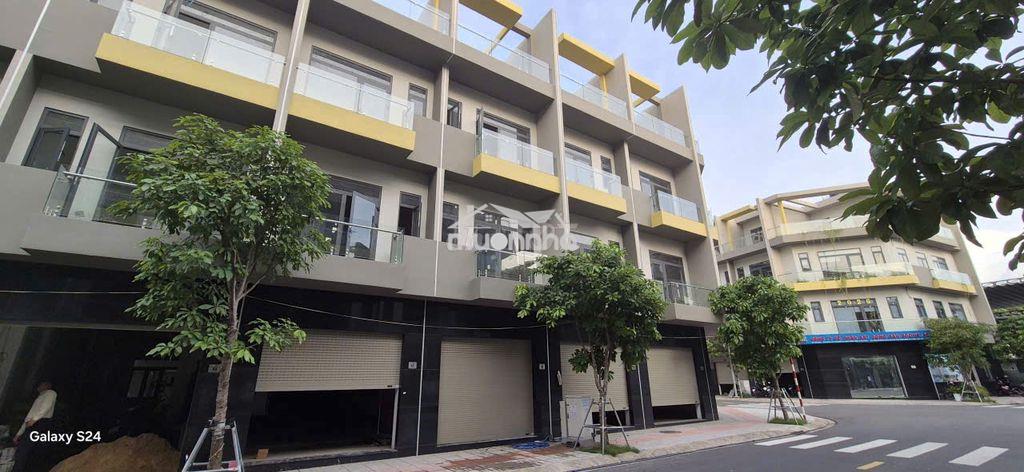 Bán nhà phố 1 trệt 3 lầu + diện tích 4x18, làng đại học, quốc lộ 1k - 3