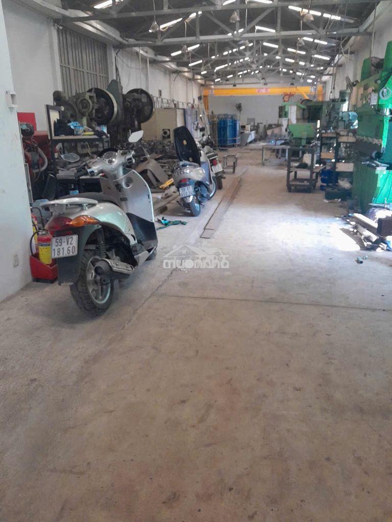 Cho thuê xưởng 600m2 đường xe công phường bình thắng dĩ an