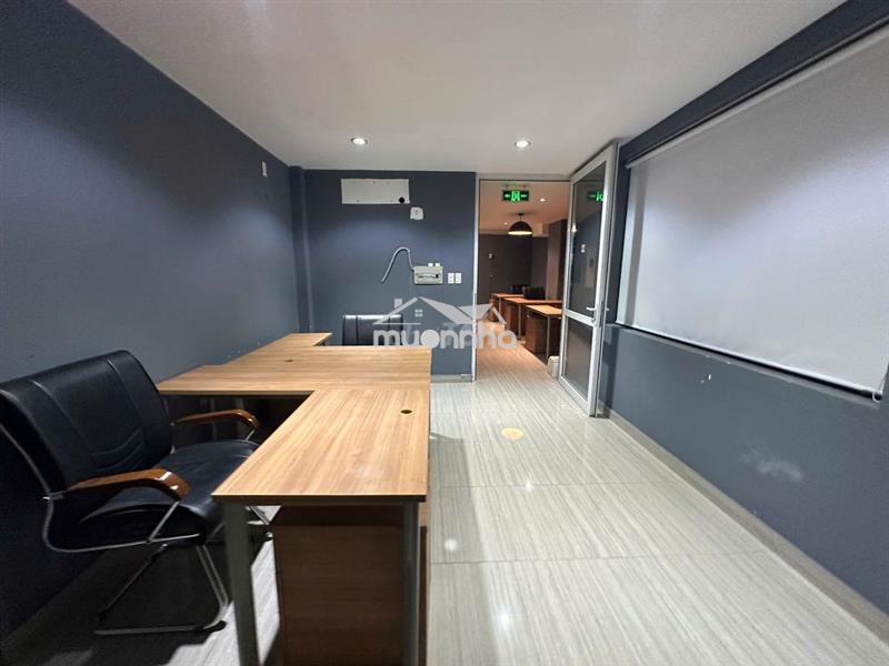 Cho thuê văn phòng full nội thất giá 10tr 60m2 có ban công rộng rãi