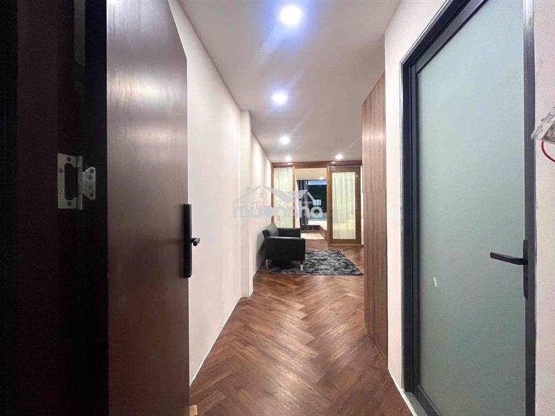 Chdv ban công, máy giặt, thang máy, ngay trung tâm, thiết kế hiện đại