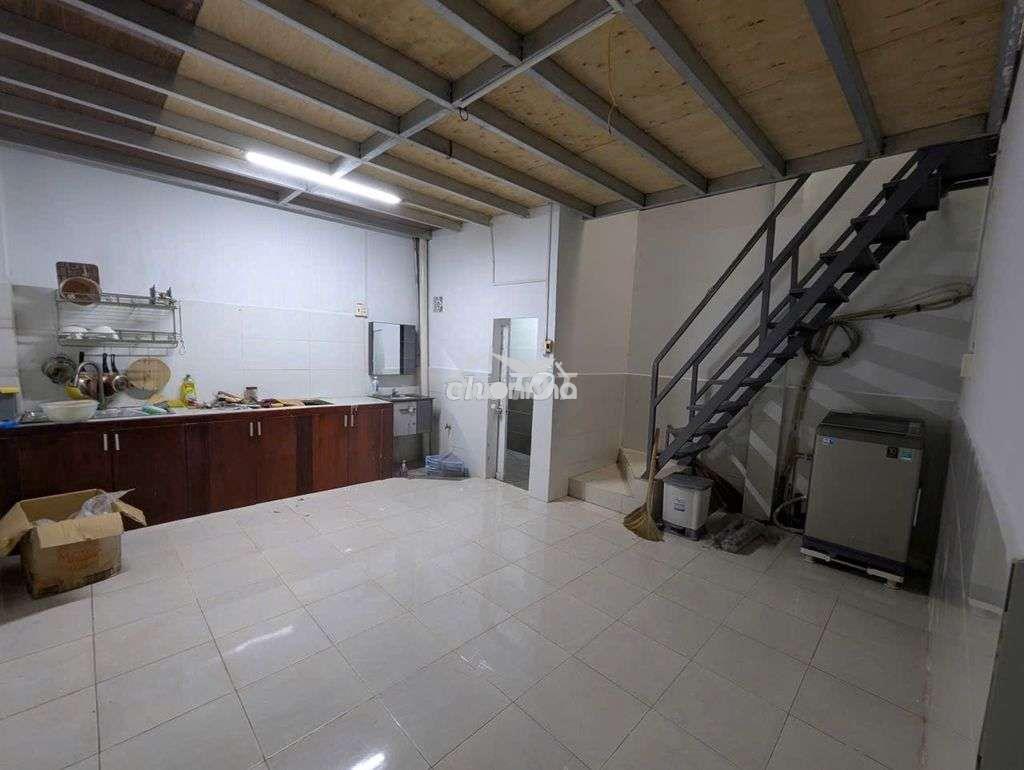 🔥 Nhà nguyên căn – 2pn 2wc,, gần hẻm xe hơi, chỉ 7.5 triệu/tháng 🔥 - 2